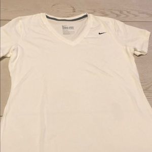 NWOT - Nike Tee shirt Size L